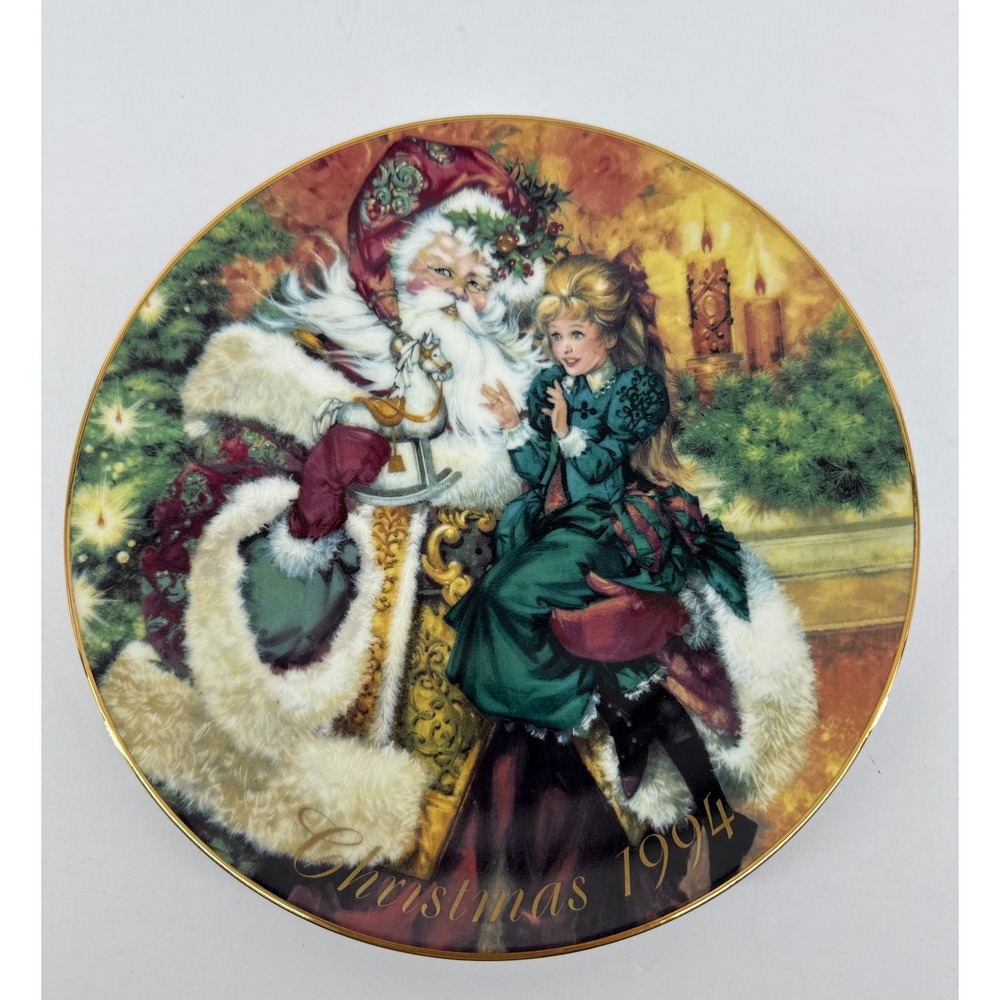 Avon The Wonder of Christmas 1994 Decorative Plate Santa and Girl 22K Gold Trim